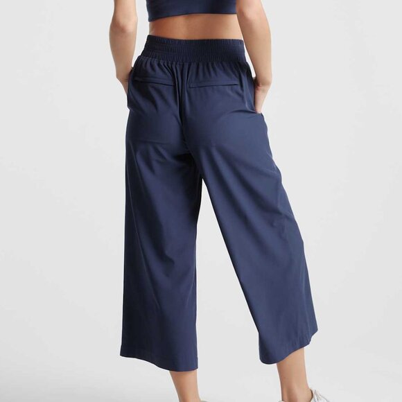 Quince Women's Navy Performance Tech Wide Leg Cropped Pants - Size M Medium - Picture 5 of 5